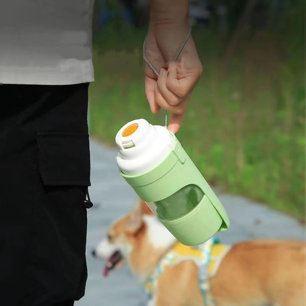 Garrafa de água portátil para cães e gatos - água e comida
